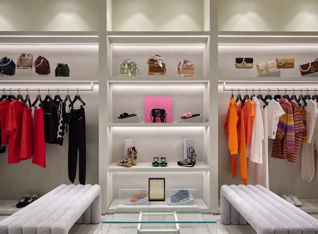 Loạt thiết kế biểu tượng của Marc Jacobs &ldquo;đổ bộ&rdquo; Thủ đ&ocirc; H&agrave; Nội - Ảnh 6.