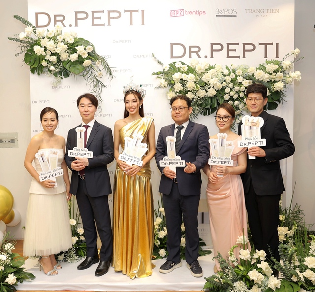 Hoa hậu Thùy Tiên đẹp rạng ngời trong sự kiện ra mắt sản phẩm của Dr.Pepti - Ảnh 1.