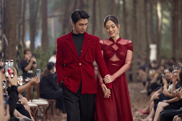 D&agrave;n mẫu đ&igrave;nh đ&aacute;m tr&igrave;nh diễn cực đỉnh tại See in the Forest fashion show - Ảnh 2.