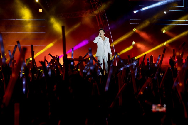 “Dân chơi xóm” JustaTee cháy chung sân khấu với Mono tại FWD Music Tour Cần Thơ - Ảnh 7.