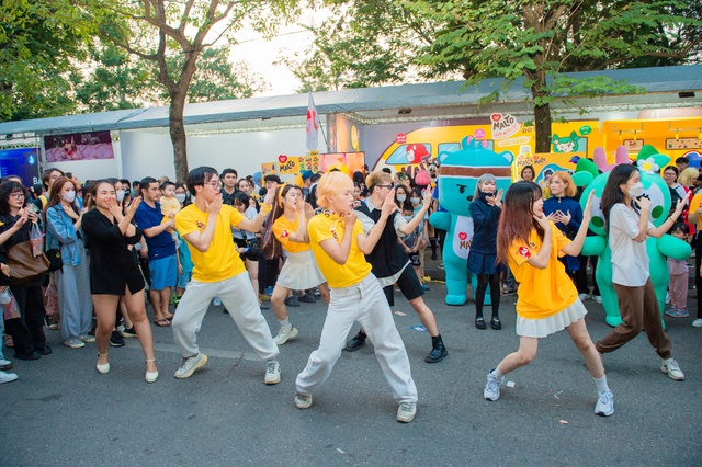 Toa tàu Lof Malto đổ bộ S-Fest 2022: Cặp chị em TikToker Trà Đặng - Trâm Đô khuấy động ngày hội - Ảnh 4.