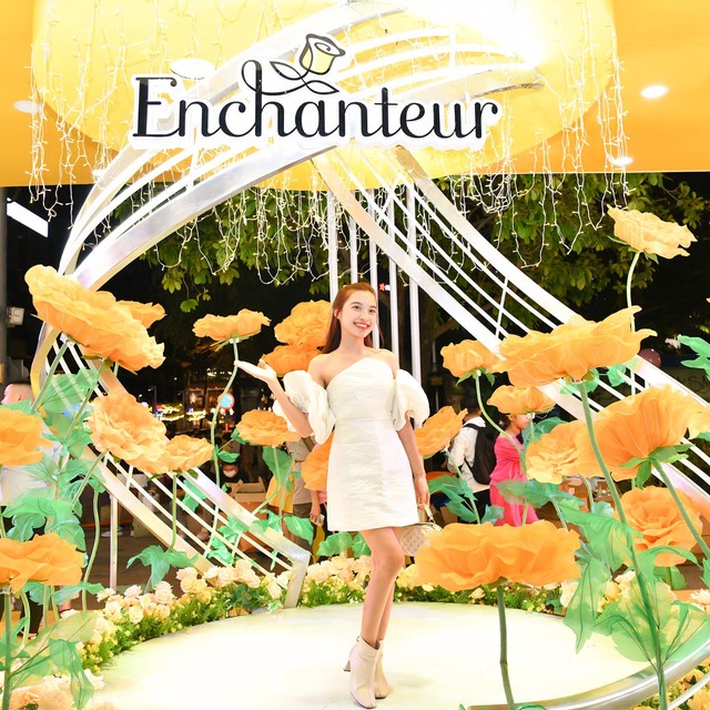 Hóa nàng thơ cùng Ly Ly và Hoàng Dũng tại khu vườn chuẩn Pháp của Enchanteur - Ảnh 8.