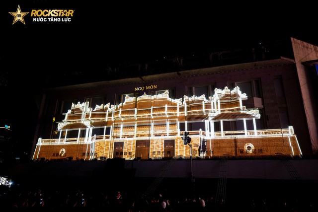 Tâm điểm đêm Noel: Hàng chục ngàn khán giả tạo nên sức nóng của Rockstar Party Âm thanh ánh sáng 3D - Ảnh 2.