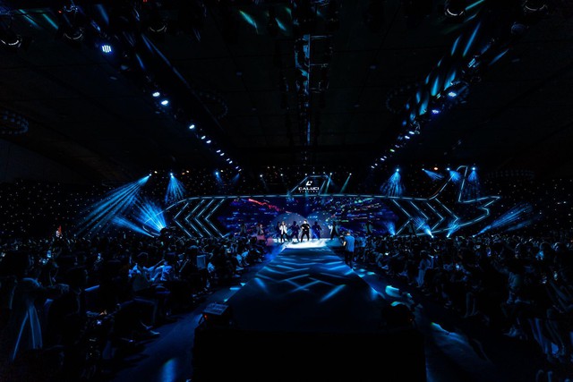 Caluci Fashion Show 2023: Noo Phước Thịnh, Hà Việt Dũng cùng dàn mẫu nam khuấy động Trung tâm Hội nghị Quốc gia - Ảnh 1.