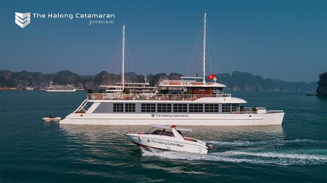 Soi sự sang trọng và lịch trình trải nghiệm trong mơ tại du thuyền The Halong Catamaran - Ảnh 1.