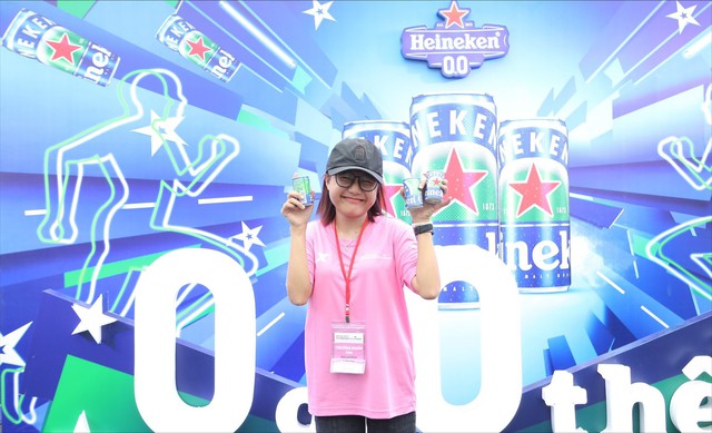 Hơn 12.000 VĐV b&ugrave;ng nổ khoảnh khắc ăn mừng về đ&iacute;ch c&ugrave;ng Heineken&reg; 0.0 - Ảnh 1.