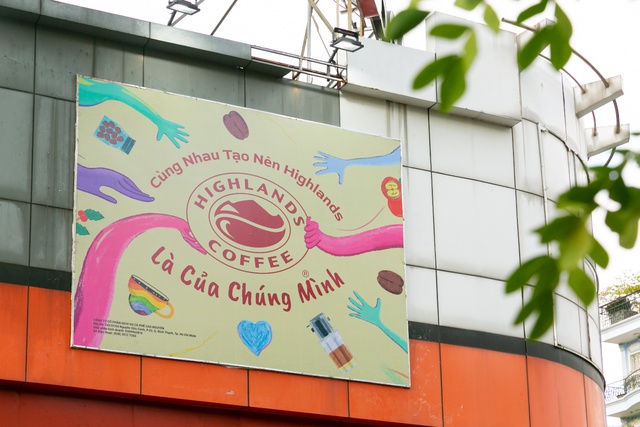 Highlands Coffee làm mới thương hiệu với hình ảnh trẻ trung, đa sắc - Ảnh 2.