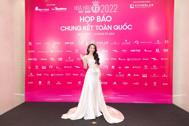 Dàn Hoa hậu, Á hậu đổ bộ tại thảm đỏ họp báo chung kết toàn quốc Hoa hậu Việt Nam 2022 - Ảnh 3.