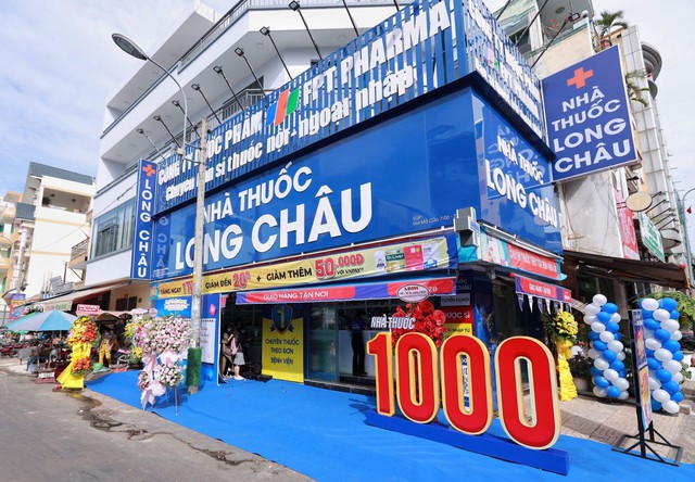 FPT Long Châu tri ân khách hàng nhân cột mốc 1.000 nhà thuốc - Ảnh 3.