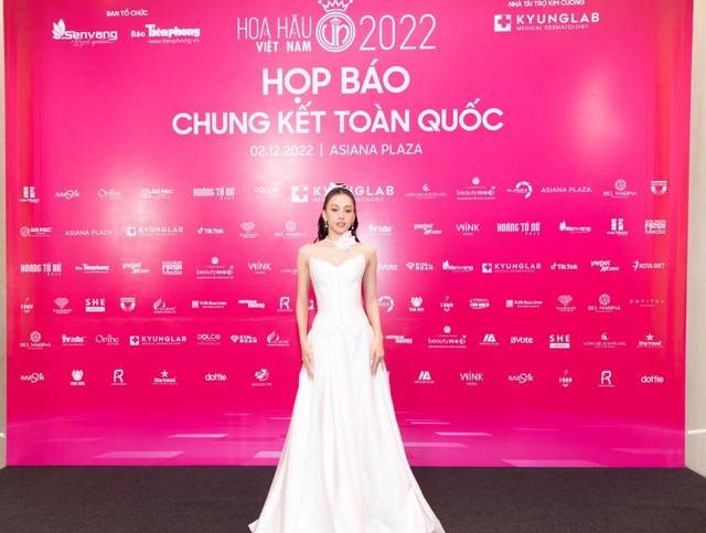 Dàn Hoa hậu, Á hậu đổ bộ tại thảm đỏ họp báo chung kết toàn quốc Hoa hậu Việt Nam 2022 - Ảnh 5.