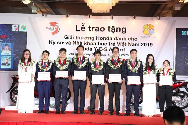 Honda Việt Nam vinh danh các sinh viên xuất sắc nhận học bổng 2021 - Ảnh 1.