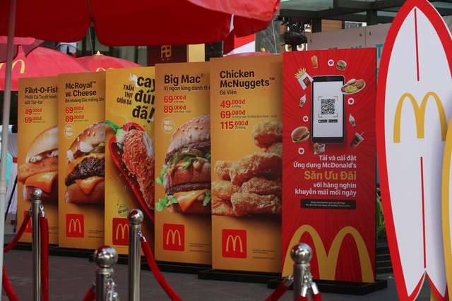 Khai trương cửa hàng McDonald’s đầu tiên tại Nha Trang - Ảnh 2.