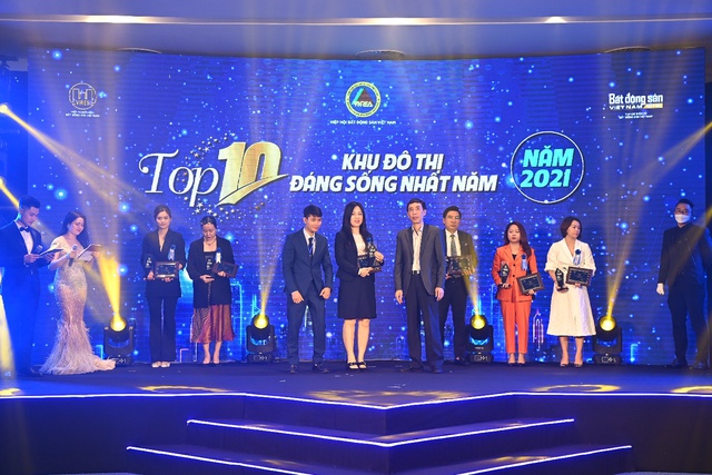 Vạn Phuc Group nhận 2 danh hiệu Bất động sản dẫn đầu 2021 – 2022 - Ảnh 1.