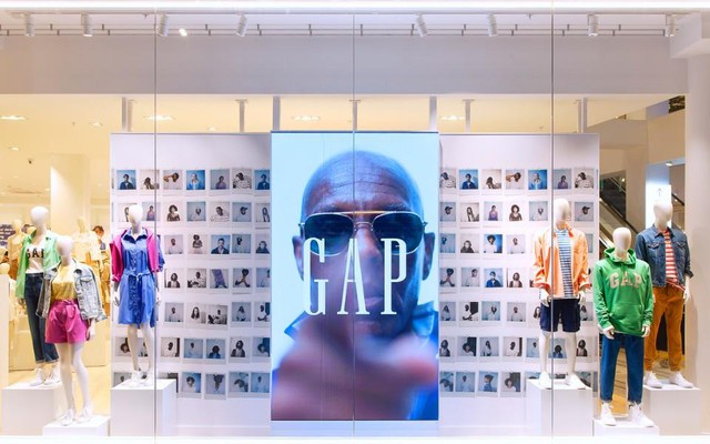 GAP khai trương cửa hàng tại TTTM Saigon Centre qua hợp tác nhượng quyền với ACFC - nhà phân phối bản lẻ thời trang quốc tế - Ảnh 1.