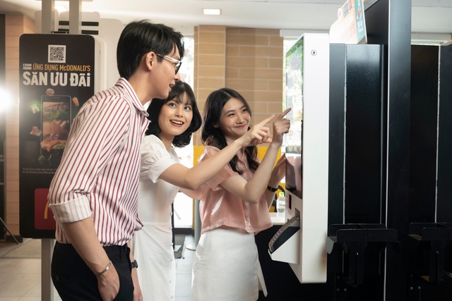 McDonald’s Việt Nam liên tiếp nhận giải Rồng Vàng năm thứ 4 - Ảnh 1.