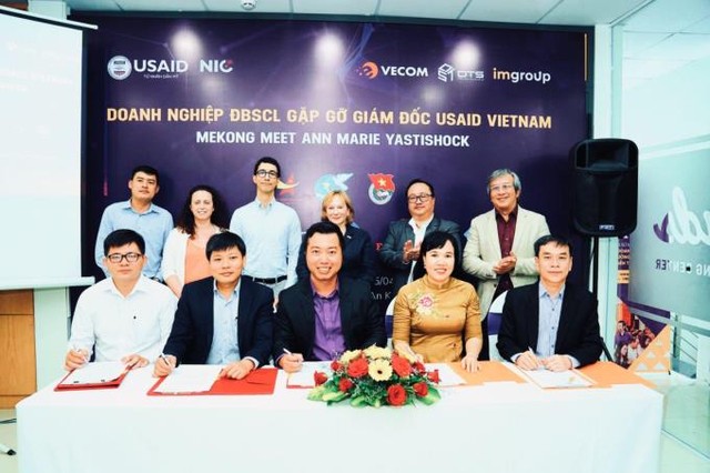 USAID Vietnam, IM Group talk about developing digital human resources - Photo 1.