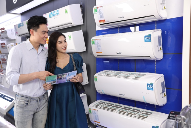 Smart air conditioners reduce heat for users before the hot season - Photo 1.