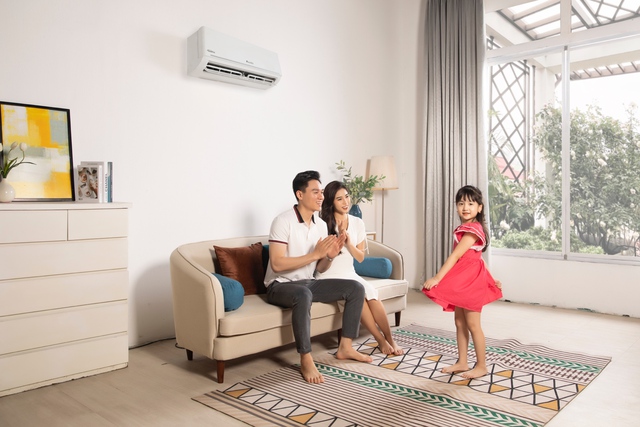 Smart air conditioners reduce heat for users before the hot season - Photo 3.