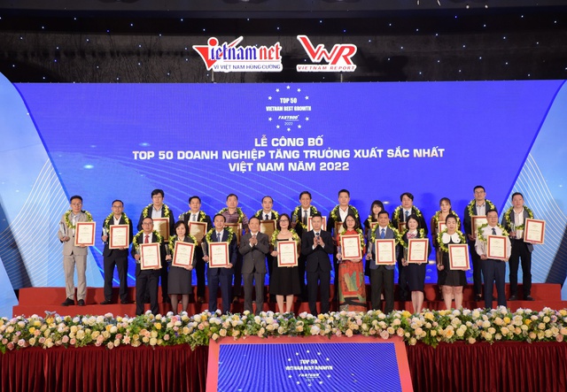 SCB lọt Top 50 doanh nghiệp tăng trưởng xuất sắc nhất Việt Nam - Ảnh 1.
