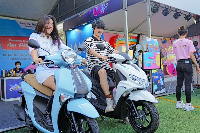 D&agrave;n hot face triệu view bất ngờ đổ bộ Janus Campus Tour - Ảnh 1.