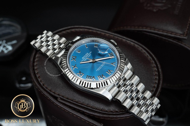 Boss Luxury tư vấn 5 mẫu đồng hồ mặt số màu xanh dành cho quý ông - Ảnh 1.