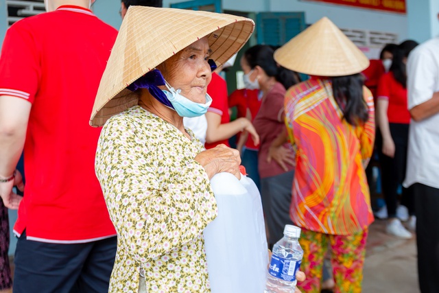 Keppel Land trao tặng hệ thống máy lọc nước nhiễm mặn đến với bà con tỉnh Bến Tre - Ảnh 2.