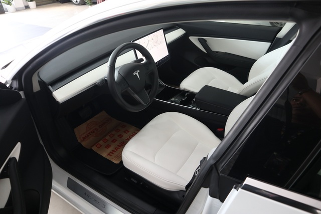 Autos Only làm sống lại Tesla Model 3 - Ảnh 2.