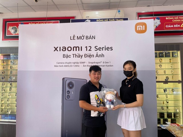 Xiaomi 12 Series mở bán toàn quốc, siêu phẩm đến tay người tiêu dùng - Ảnh 1.