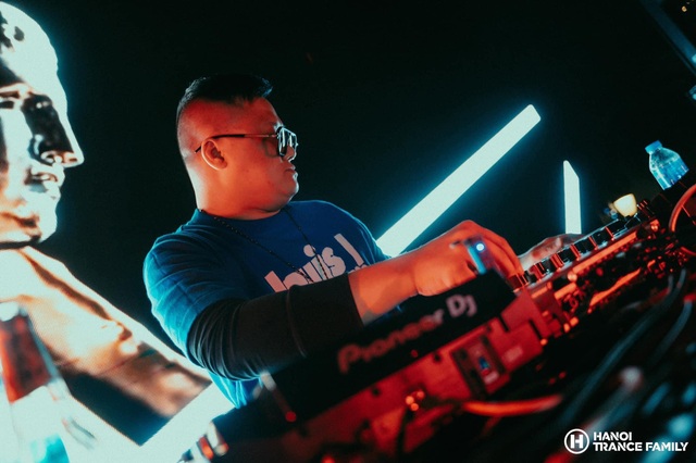 DJ/Producer Thiện Hí và set nhạc kỷ lục dài 7 tiếng: Nức nở mọi con tim - Ảnh 1.