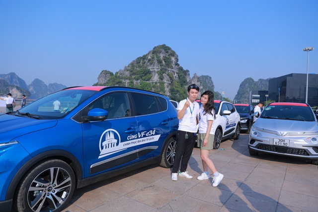 Dàn sao Việt phấn khích với caravan ô tô điện kỷ lục Việt Nam - Ảnh 7.