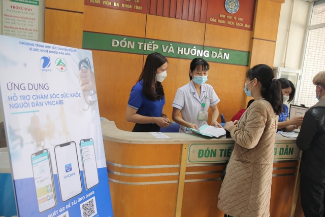 Bệnh viện đa khoa Lào Cai ứng dụng công nghệ vào chăm, khám bệnh từ xa - Ảnh 1.