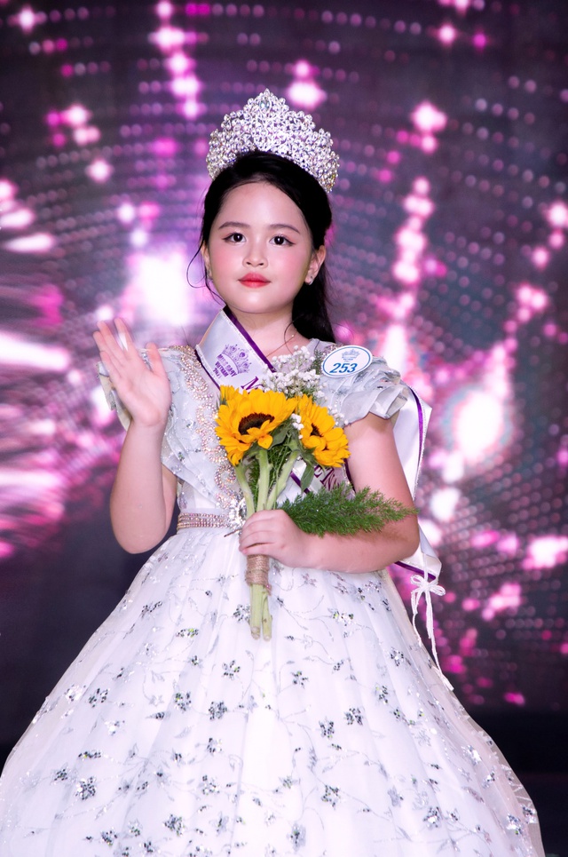 Phạm Gia Hân đăng quang Miss baby Việt Nam 2021 - Ảnh 1.