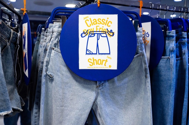 Phát hiện Pop-Up Store siêu chất, nơi bạn có thể tìm được chiếc quần jeans “chân ái” - Ảnh 1.