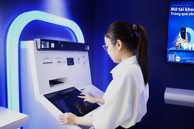 Khách hàng có thể nộp/rút tiền bằng CCCD tại ngân hàng tự động Digimi+ Bản Việt - Ảnh 3.