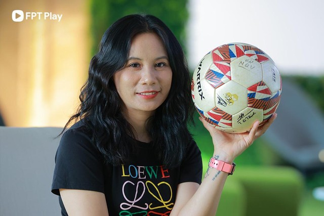 Uy lực trên sân cỏ, ít ai biết cựu tuyển thủ vô địch SEA Games Văn Thị Thanh cũng từng làm điều này để vượt qua nỗi buồn hậu ly hôn - Ảnh 2.