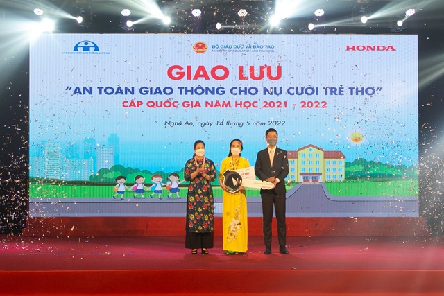 Lễ trao giải hội giao lưu “ATGT cho nụ cười trẻ thơ” năm học 2021 - 2022 - Ảnh 3.