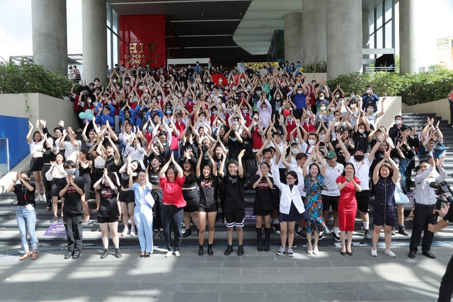 Đại nhạc hội siêu đỉnh của sinh viên 1 trường quốc tế tại TP.HCM - Ảnh 1.