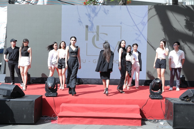 Đại nhạc hội siêu đỉnh của sinh viên 1 trường quốc tế tại TP.HCM - Ảnh 4.