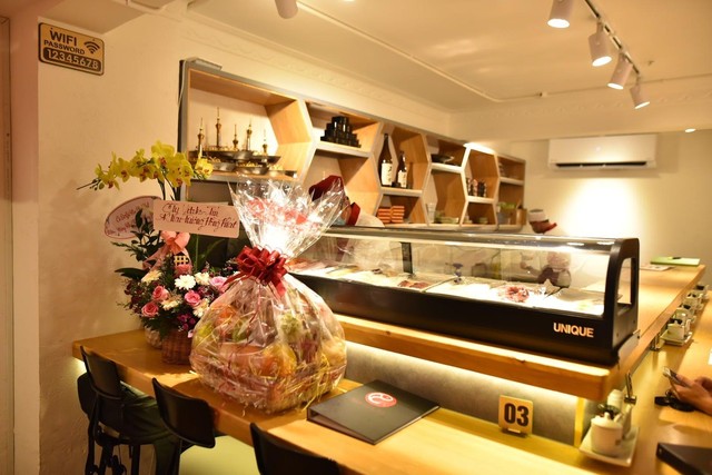 Mê món Nhật, bạn sẽ không thể bỏ qua địa chỉ “sashimi thuyền đá” đang hot rần rần - Ảnh 2.