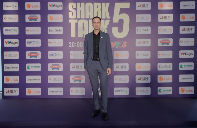 Ông David Gual – Giám đốc vùng Đông Nam Á, Tập đoàn Porcelanosa tại họp báo ra mắt Shark Tank 5