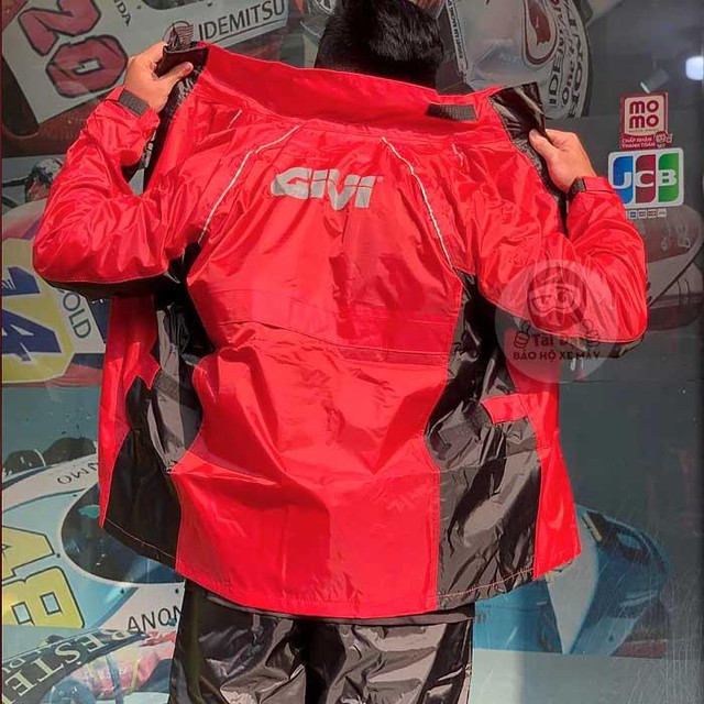 Top 3 models of Givi raincoats to use when traveling in the rainy season - Photo 2.