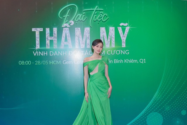 Sao Việt đọ sắc đỉnh cao tại tiệc vinh danh của Thu Cúc - Ảnh 5.