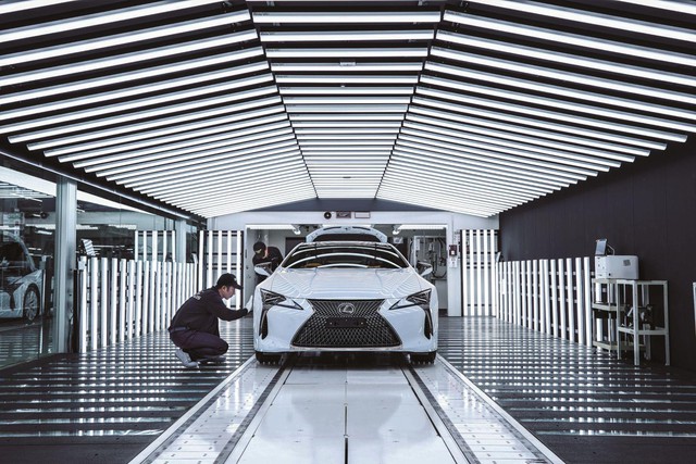 Bảo hiểm Lexus ra mắt tính năng cứu trợ trên đường 24/7 - Ảnh 1.