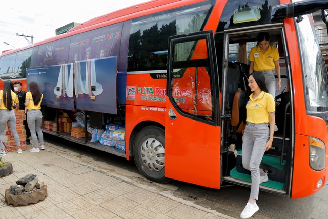 Phương Trang -  Đồng hành cùng các thí sinh chinh phục hoa hậu hoàn vũ Việt Nam - Ảnh 1.