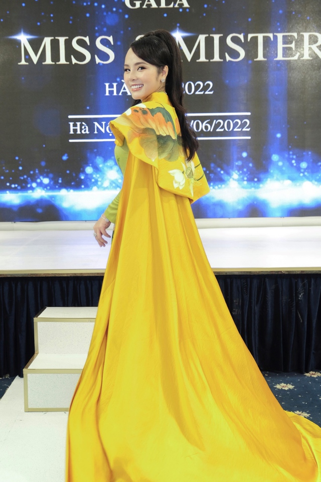 Cận cảnh nhan sắc chủ nhân Vương miện Hoa khôi Hà Nội 2022 - Ảnh 2.