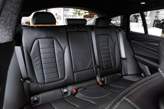 BMW X4 mới - Xe thể thao, cá tính với khả năng vận hành ưu việt - Ảnh 5. BMW X4 mới - Xe thể thao, cá tính với khả năng vận hành ưu việt - Ảnh 5.