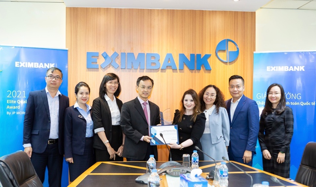 JP Morgan trao giải thưởng chất lượng thanh toán quốc tế xuất sắc cho Eximbank - Ảnh 1.