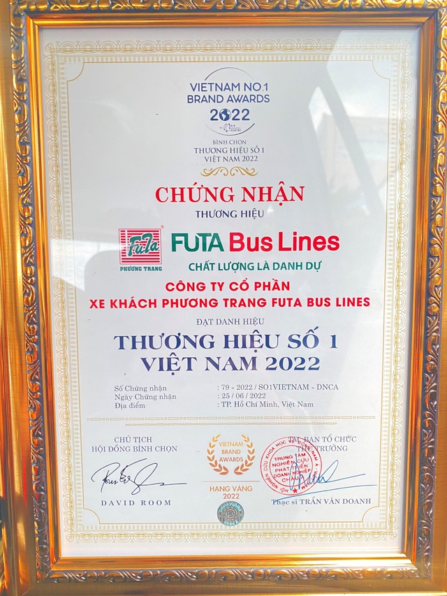 Phương Trang đạt “Thương hiệu số 1 Việt Nam 2022” - Ảnh 1.