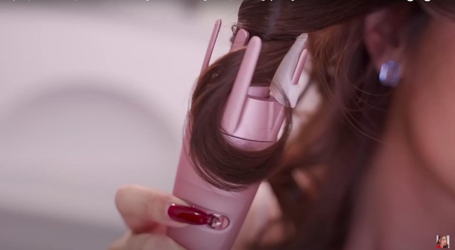 Luna Đào mách nàng máy uốn tóc cực xinh tạo kiểu chỉ trong 15 phút, vụng mấy cũng làm được tóc đỉnh như ngoài hàng - Ảnh 2.