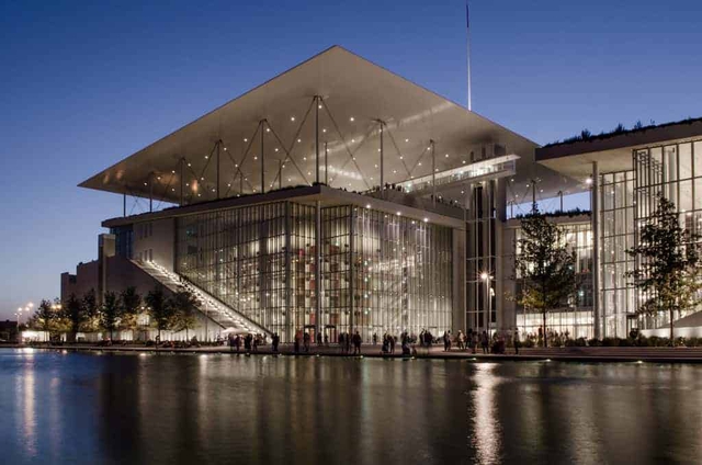 Những tuyệt tác vĩ đại của Renzo Piano - kiến trúc sư thiết kế nhà hát Opera Hà Nội - Ảnh 2.